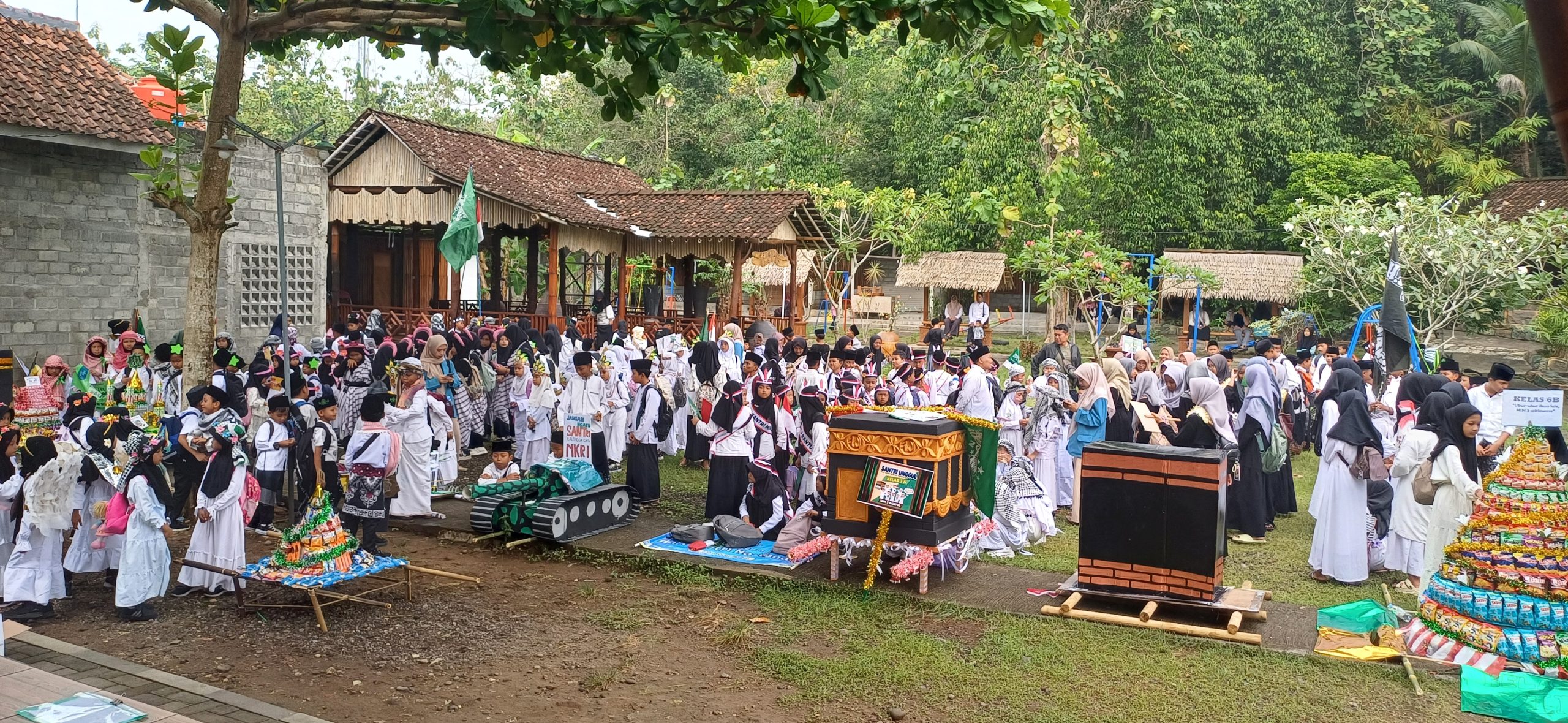 MIN 3 Bantul Gelar Pawai Meriah, Perlombaan, dan Parade Baca Puisi Peringati Hari Santri di Taman Jatilarangan