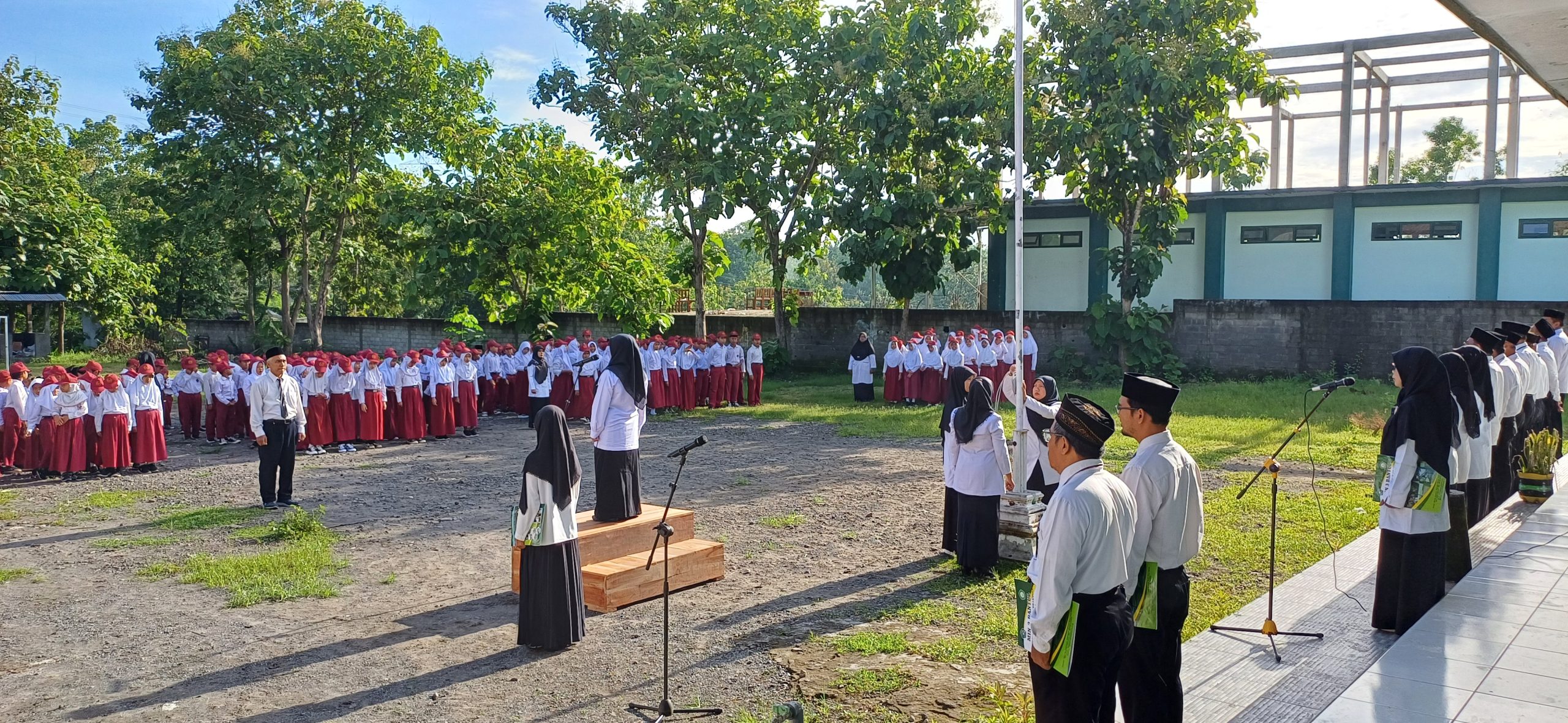 Kolaborasi Erat! MIN 3 Bantul dan KUA Pajangan Gelar Upacara Bersama Peringati HAB Kemenag ke-79