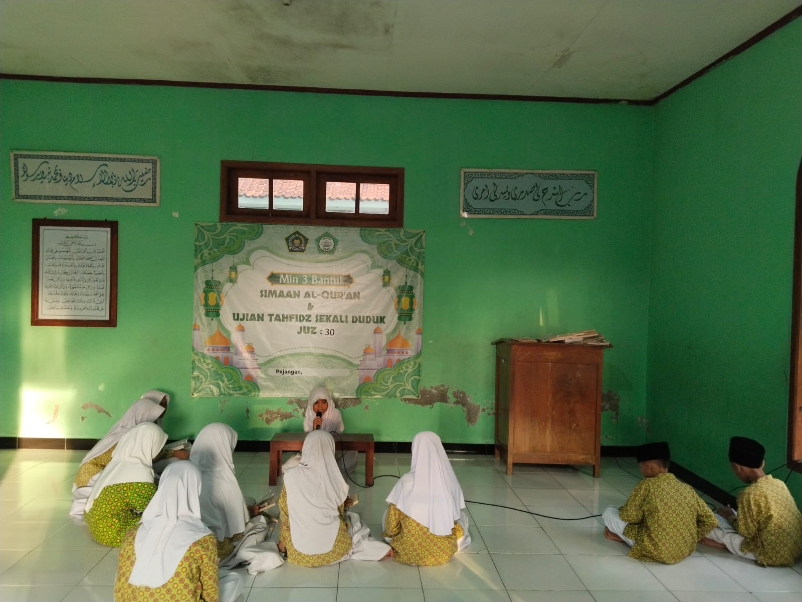 Hasna Nabila, Siswi Kelas 4 A, Sukses Taklukkan Ujian Tahfidz Juz 30 Sekali Duduk di MIN 3 Bantul