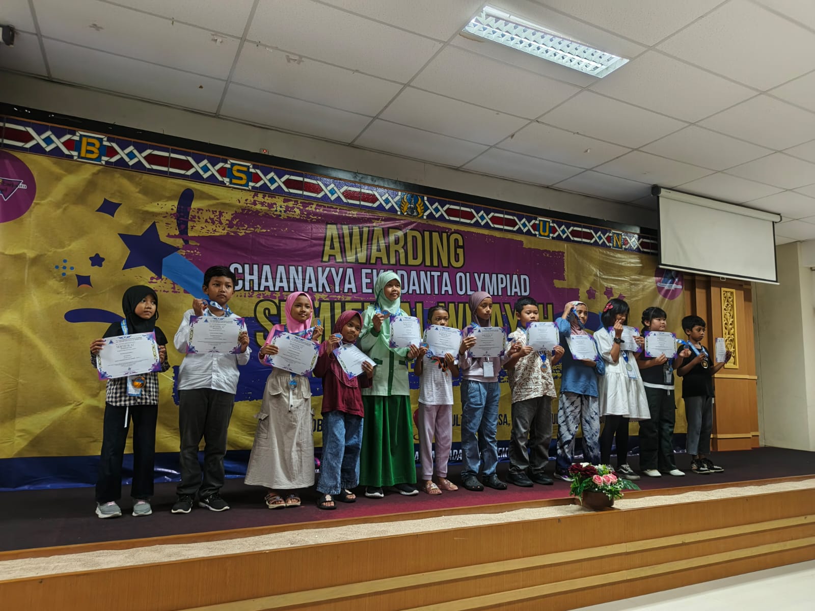 Siswi MIN 3 Bantul, Iklila Labibah Aziz, Raih Medali Perunggu di Olimpiade Bahasa Inggris Tingkat Provinsi Yogyakarta