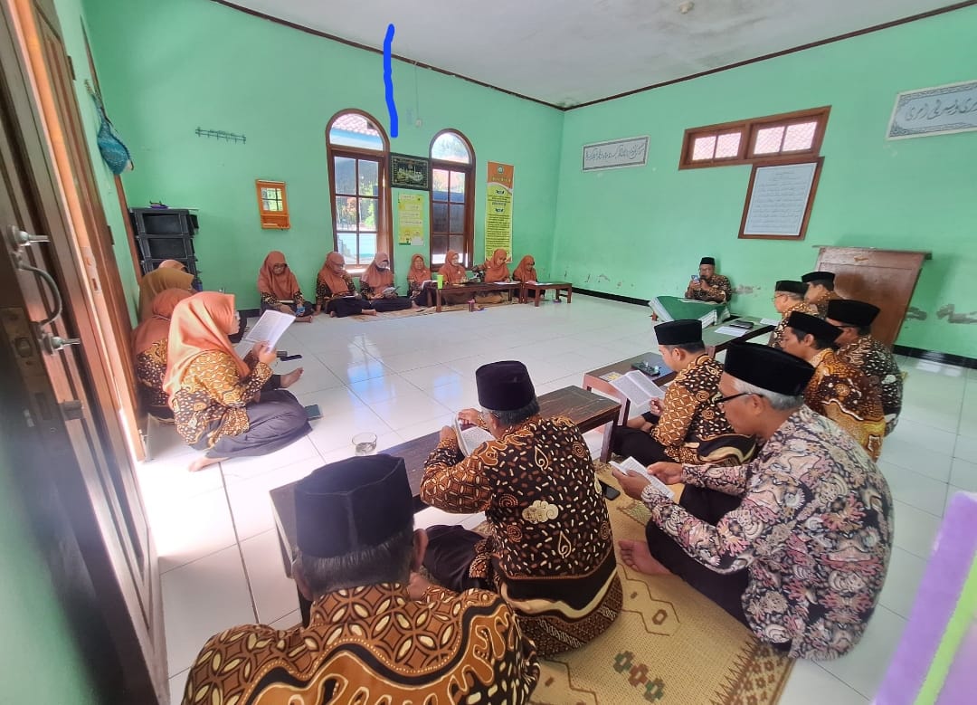Berkah Ramadhan: Guru dan Tendik MIN 3 Bantul Sukses Khatamkan Al-Qur’an