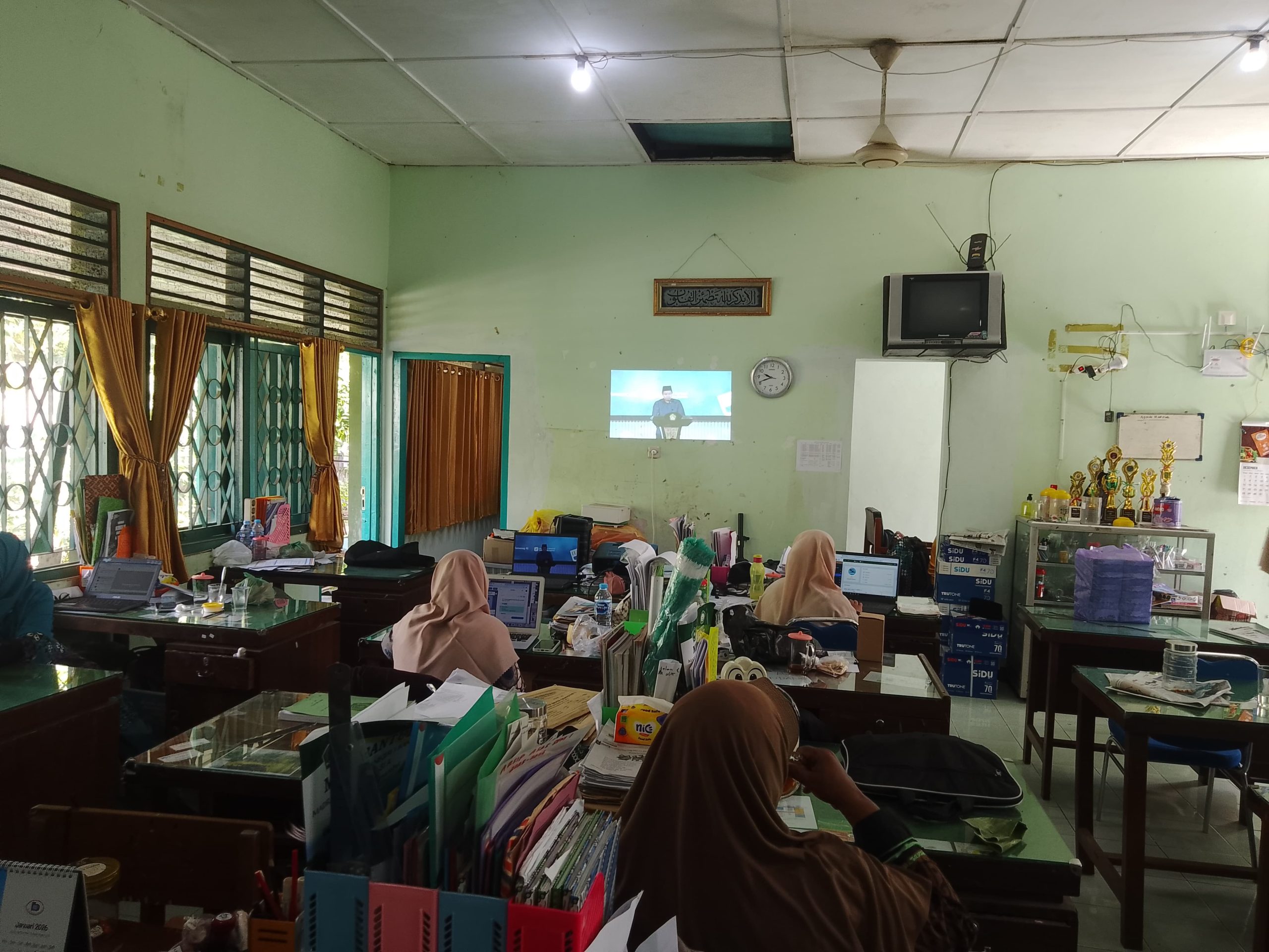Pimpinan MIN 3 Bantul Ikuti Zoom Meeting Peringatan Hakordia 2025 Inspektorat Jenderal Kemenag RI