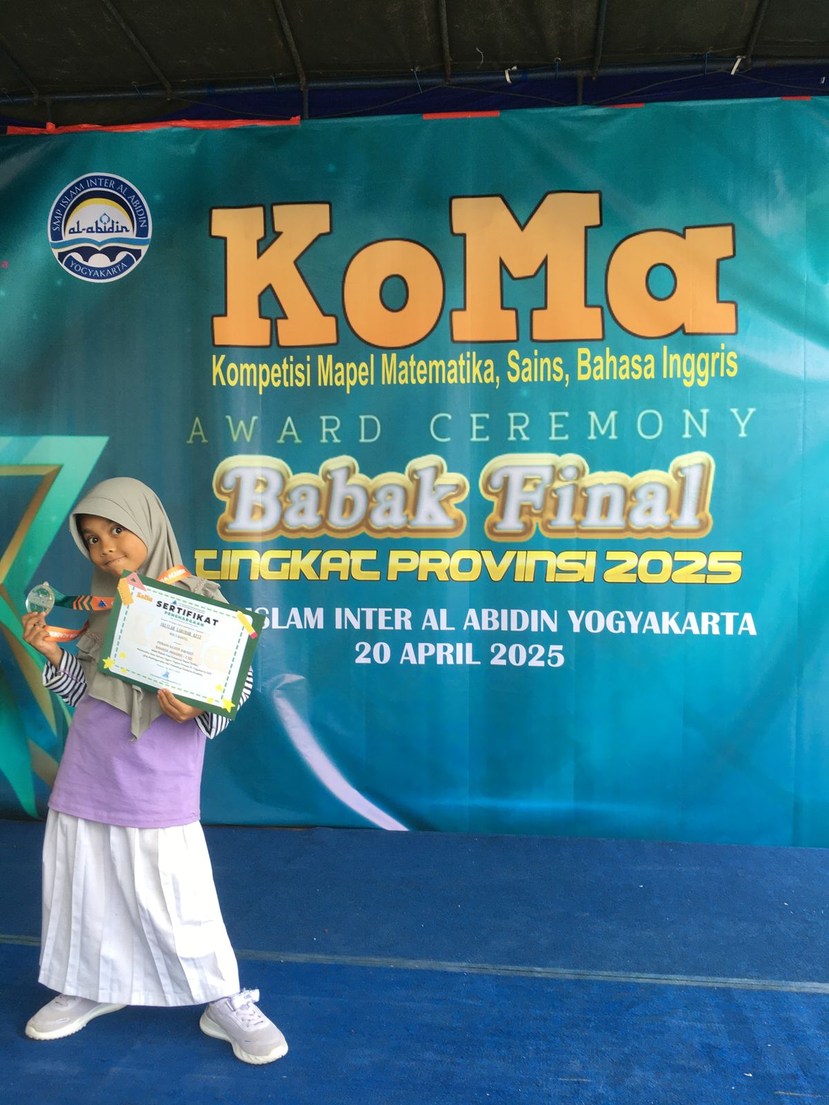 Membanggakan : Iklila Siswi Kelas 3 MIN 3 Bantul sabet Silver dan Bronze dalam Kompetensi Matematika, Sains, dan Bahasa Inggris Tingkat Provinsi Yogyakarta